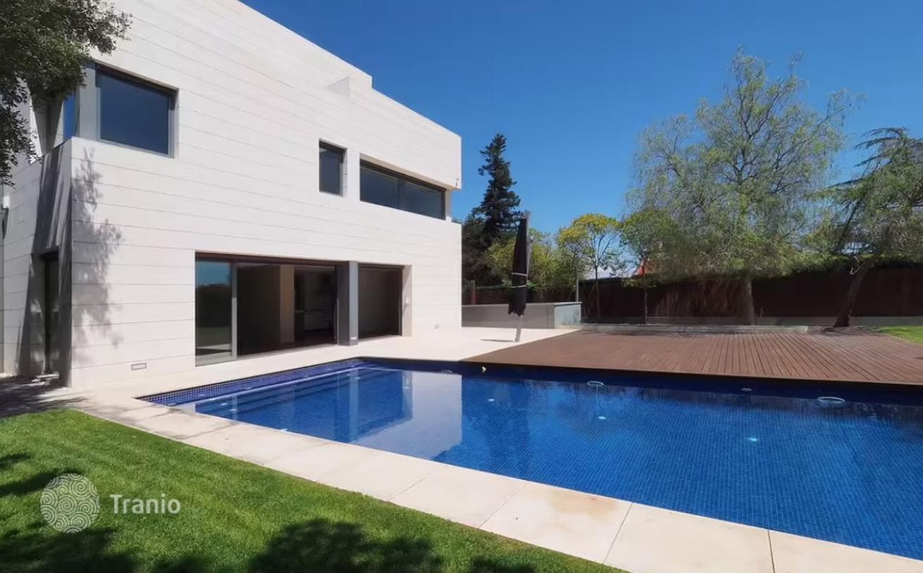 6-Bedroom House with Private Pool in Sant Cugat del Vallès, Barcelona, photo 2