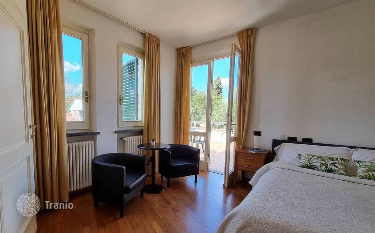 3-Bedroom Villa in Lucca, Italy, photo 3