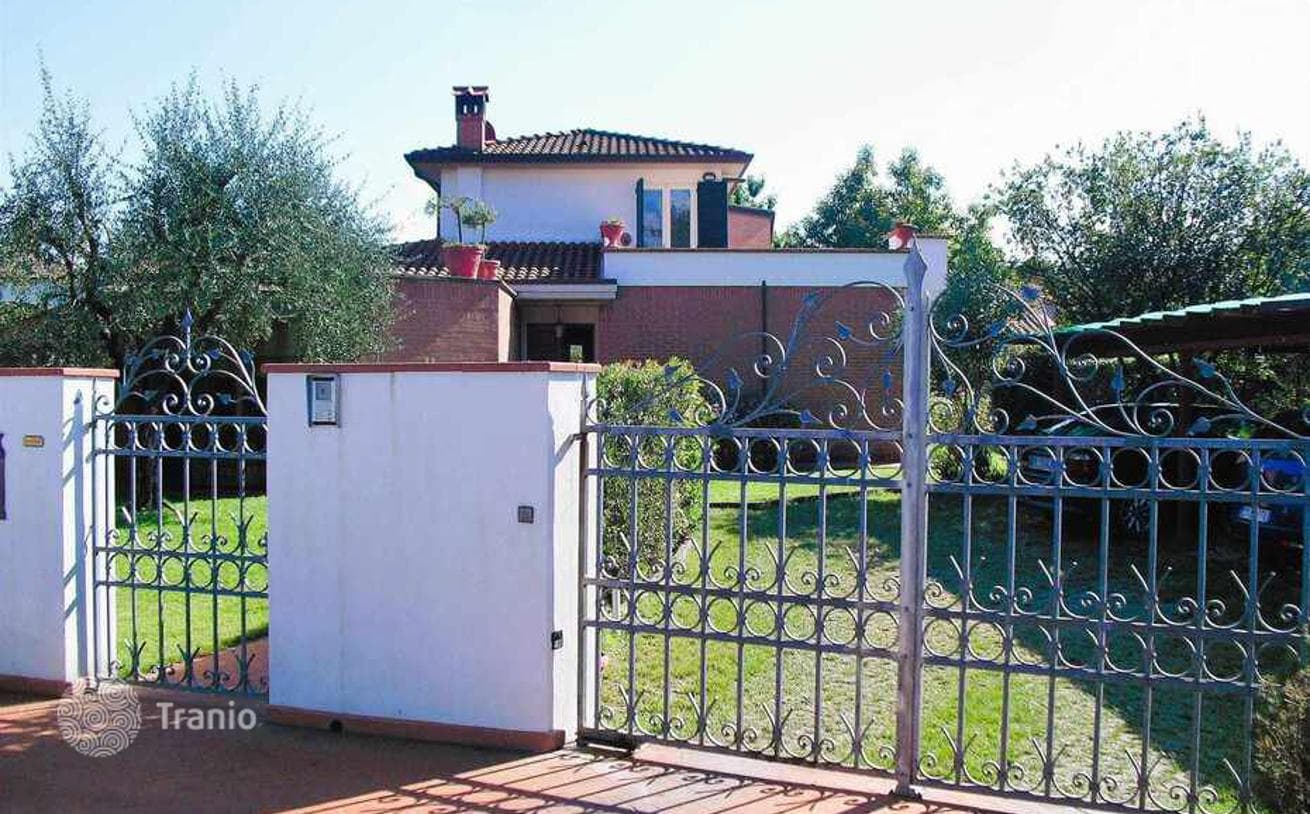 3-Bedroom Villa in Lucca, Italy, photo 4