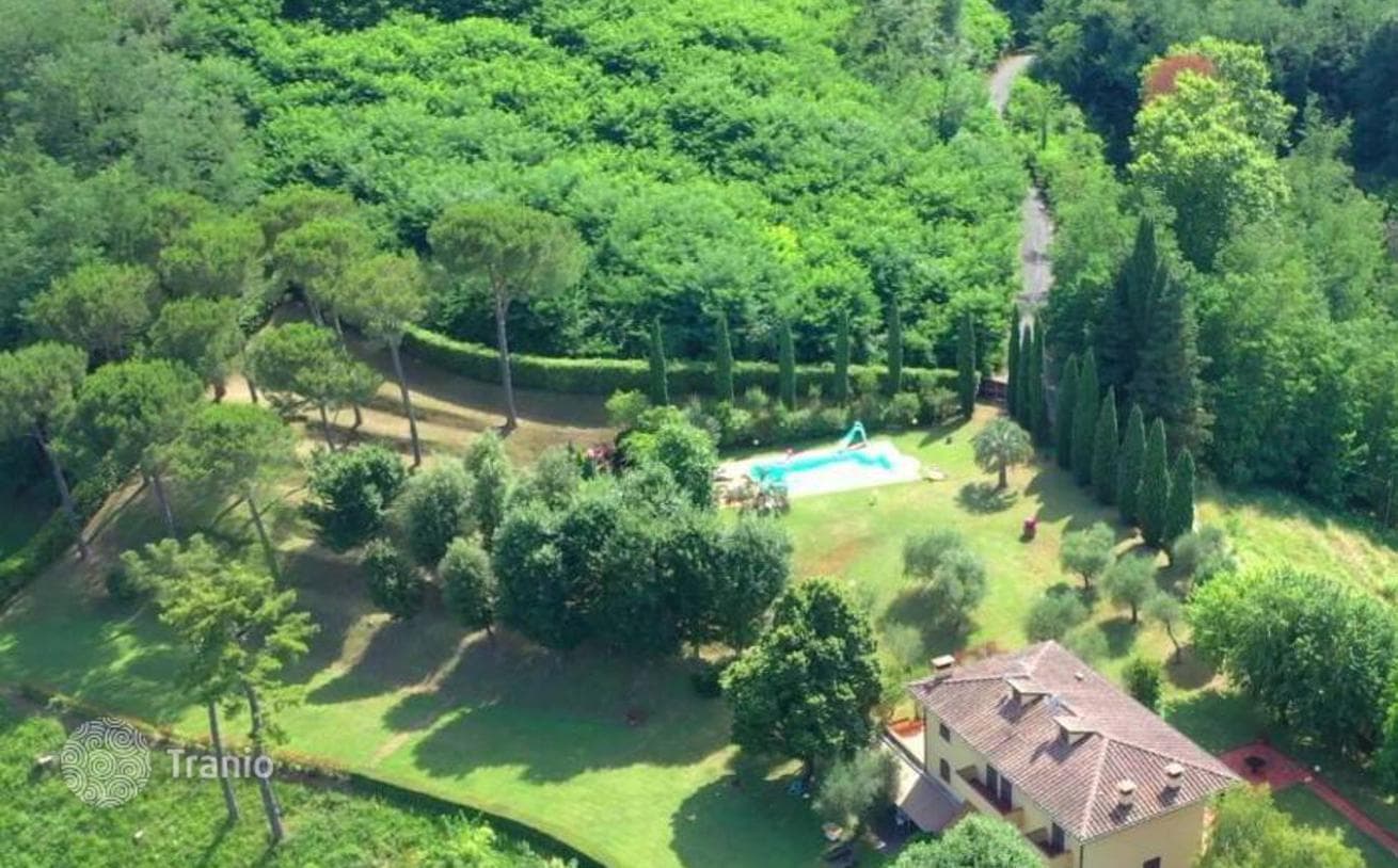 5-Bedroom Villa in Lucca, Italy