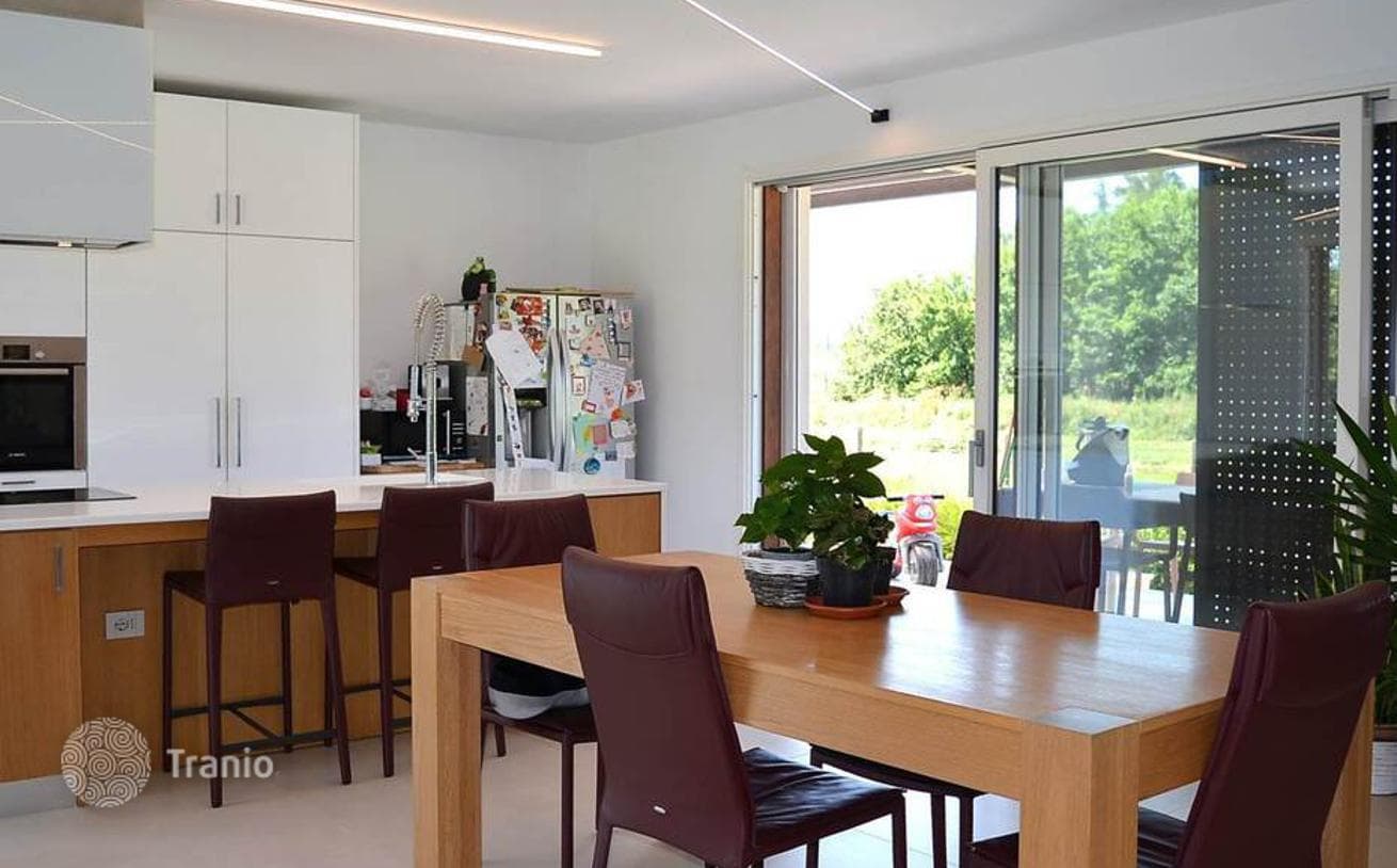 2-Bedroom Villa in Lucca