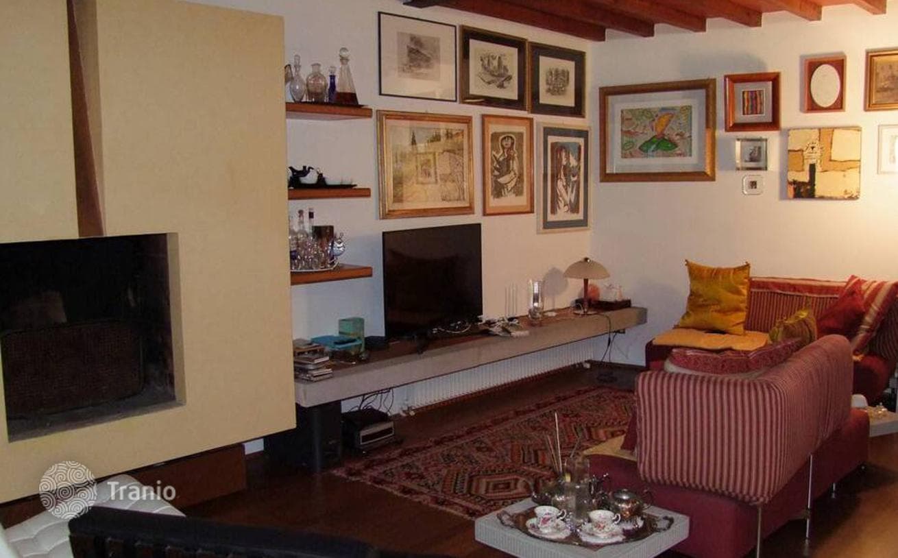 2-Bedroom Apartment in Pontassieve, Italy, photo 3
