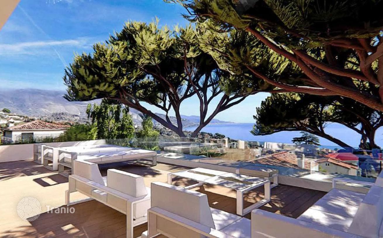 5-Bedroom Villa with Infinity Pool and Sea View in Roquebrune-Cap-Martin, photo 5