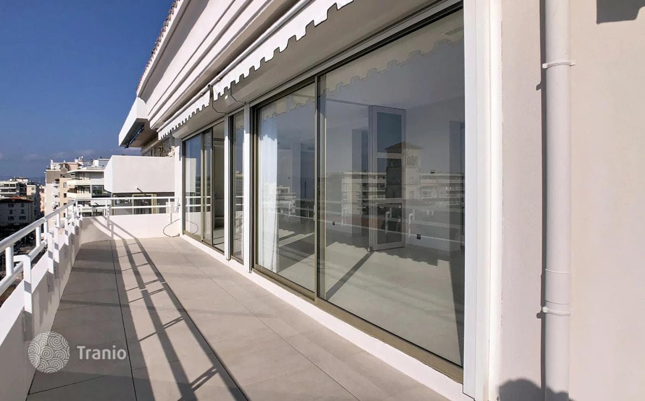 4-Bedroom Apartment with Sea View in Cannes, photo 2