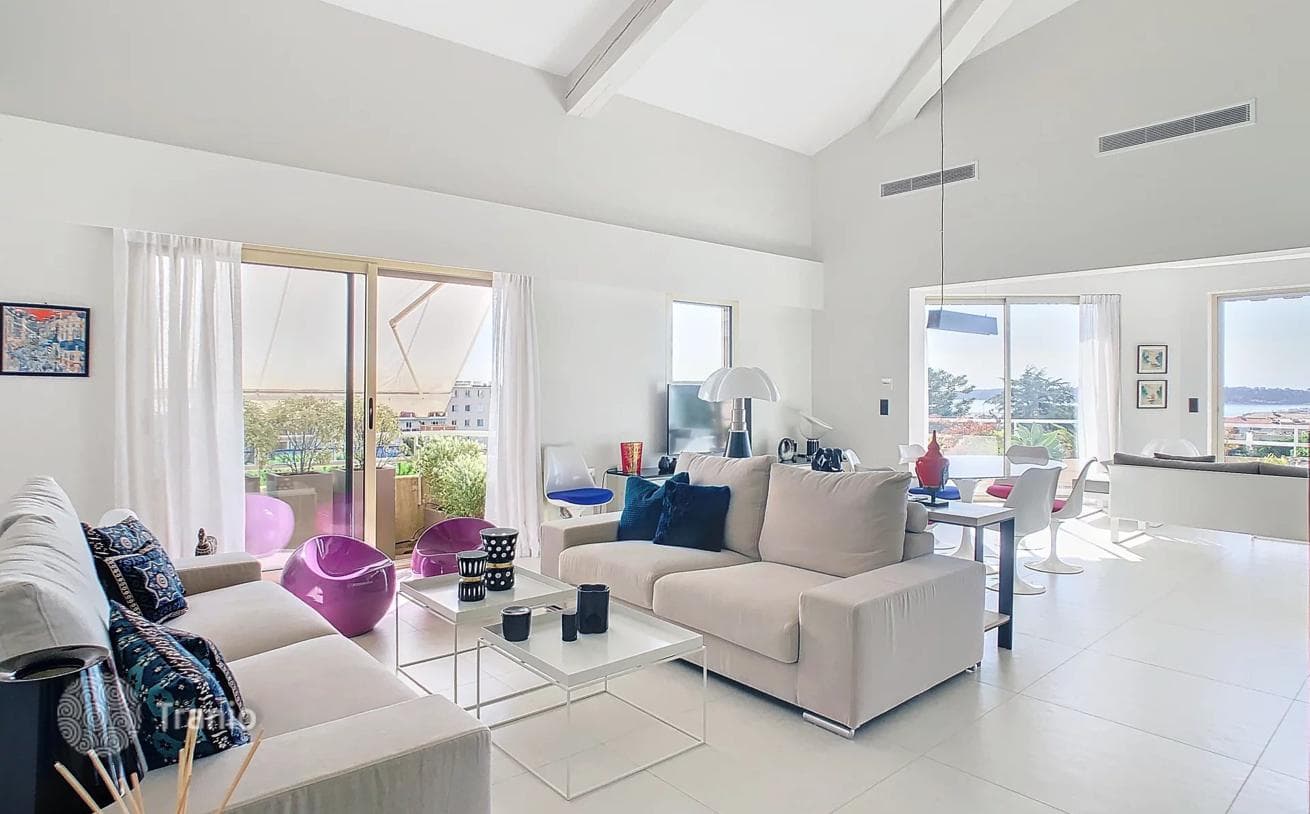 4-Bedroom Apartment with Sea View in Cannes, photo 3
