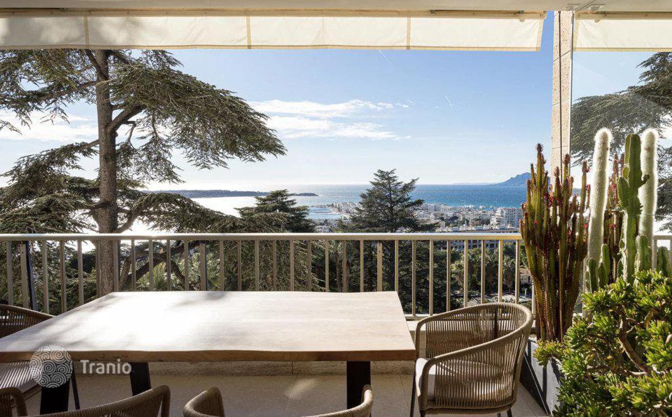 3-Bedroom Apartment with Panoramic Sea View in Cannes, photo 4