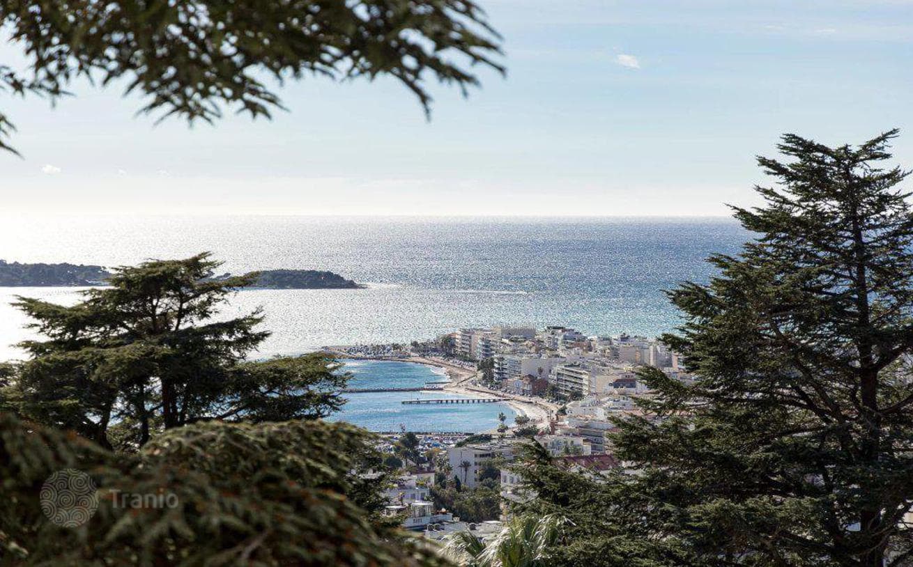 3-Bedroom Apartment with Panoramic Sea View in Cannes, photo 5