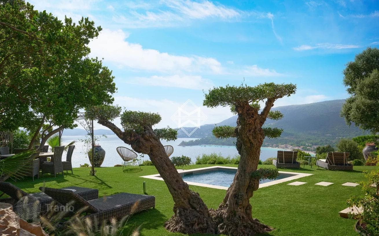 Luxury Villa with Private Pool, Mooring and Beach Access in Le Lavandou, photo 5