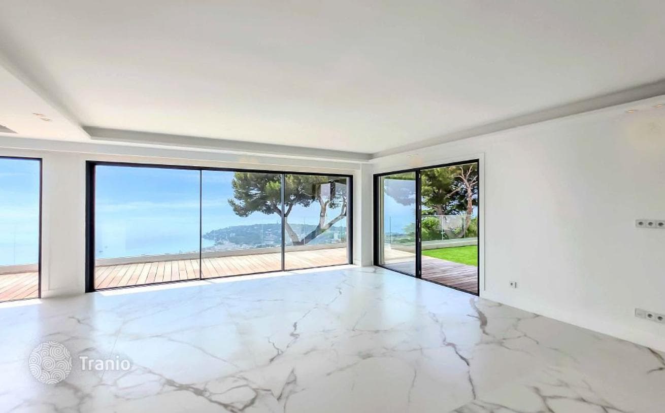 4-Bedroom Villa with Sea View in Roquebrune-Cap-Martin, photo 3