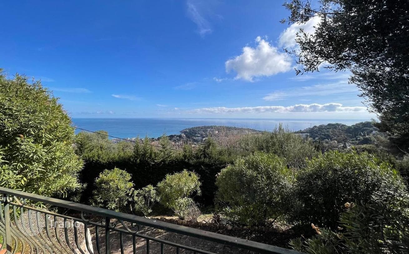 5-Bedroom Villa with Pool and Sea View in Roquebrune-Cap-Martin, photo 4