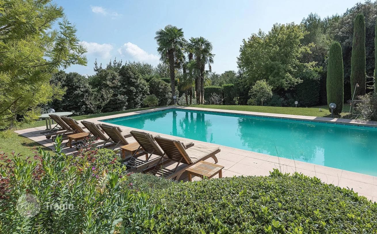 4-Bedroom Villa with Private Pool in La Colle-sur-Loup, photo 2
