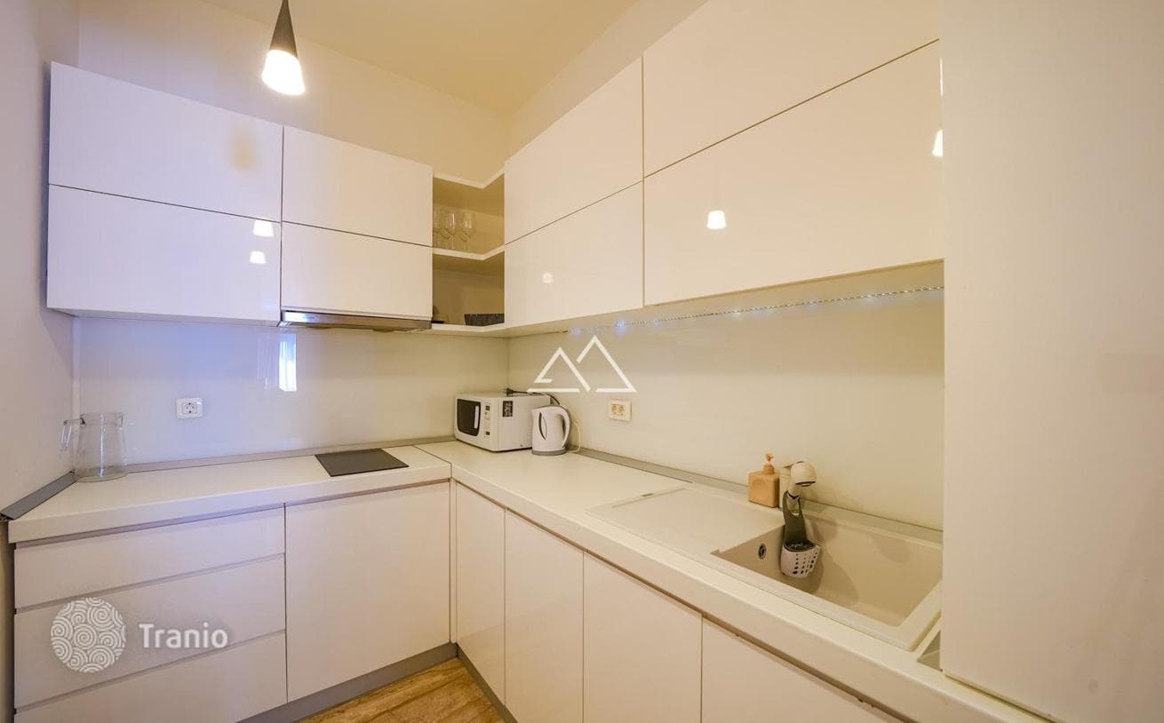 2-Bedroom Beachfront Apartment with Sea View in Tre Canne, Budva, photo 5
