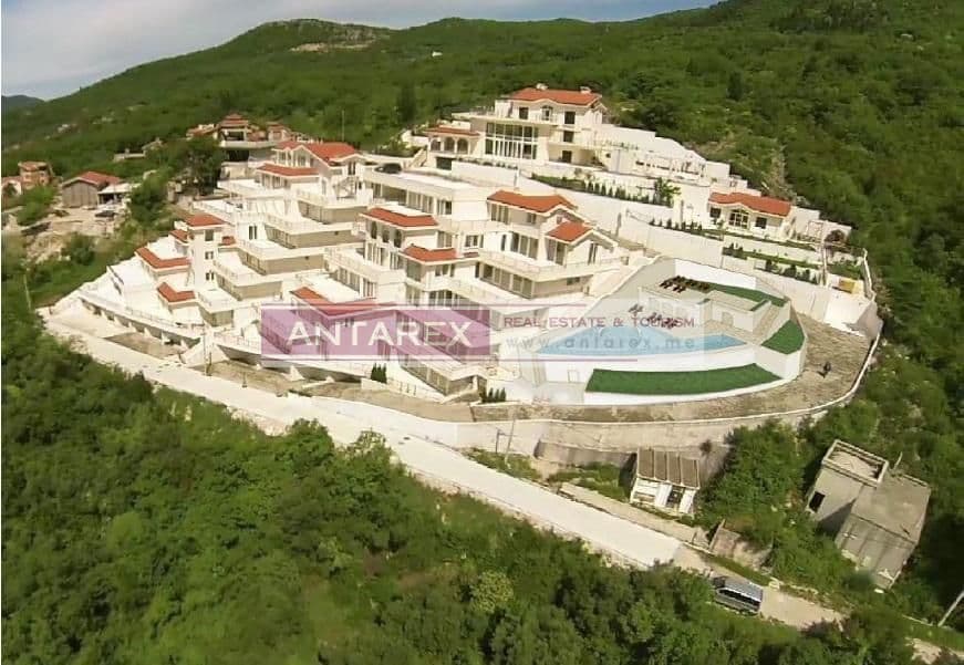 Апартаменты в Херцег-Нови, Черногория, 148.3 м²