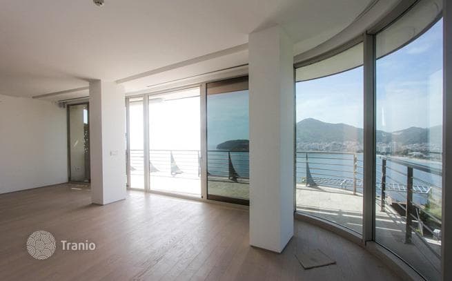 2-Bedroom Luxury Apartment with Sea and City Views in Budva