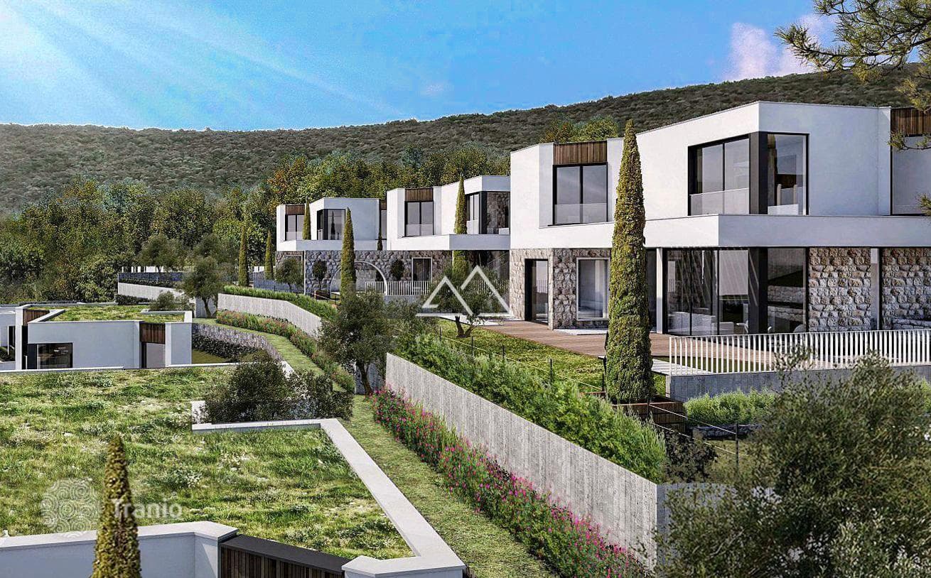 3-Bedroom Villa with Private Pool and Parking in Herceg Novi, photo 2