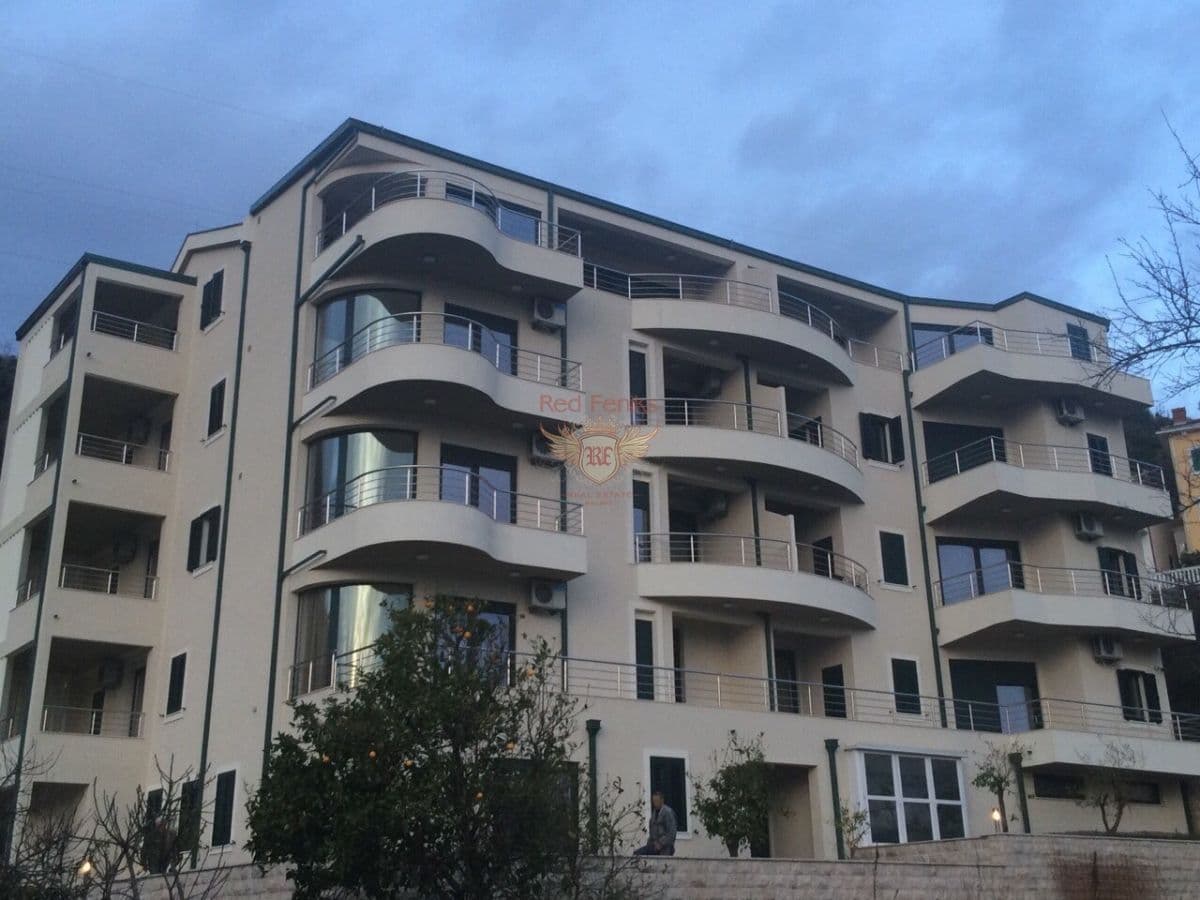 Квартира в Херцег-Нови, Черногория, 112 м²