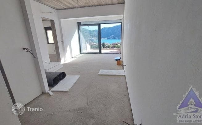 1-Bedroom Apartment with Bay View in Dobrota, Kotor, photo 2
