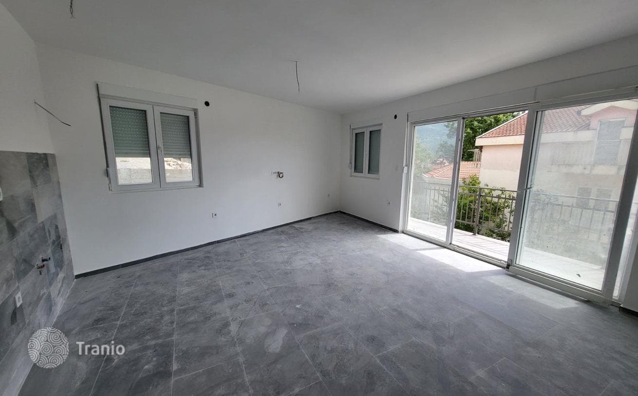 2-Bedroom Apartment with Sea and Mountain Views in Herceg Novi, photo 2