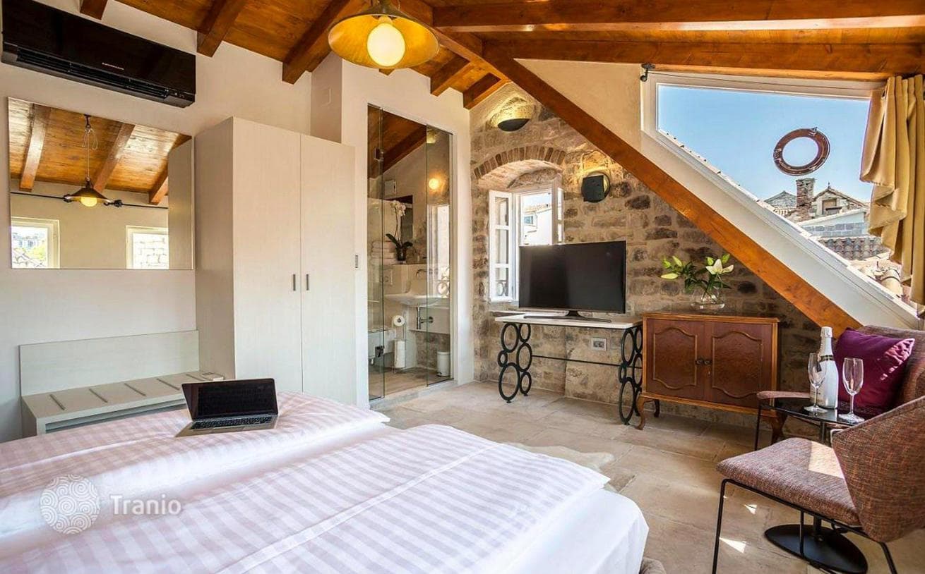 3-Bedroom Furnished Apartment in Split Old Town, photo 4