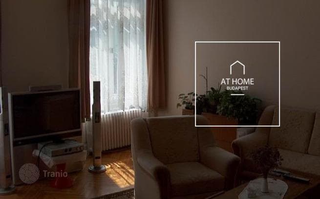 Двухкомнатная квартира в историческом здании, центр Будапешта, Венгрия
