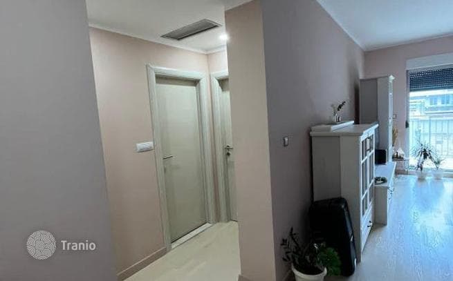 2-Bedroom Apartment 200 m from the Sea in Dobrota, Kotor, photo 3
