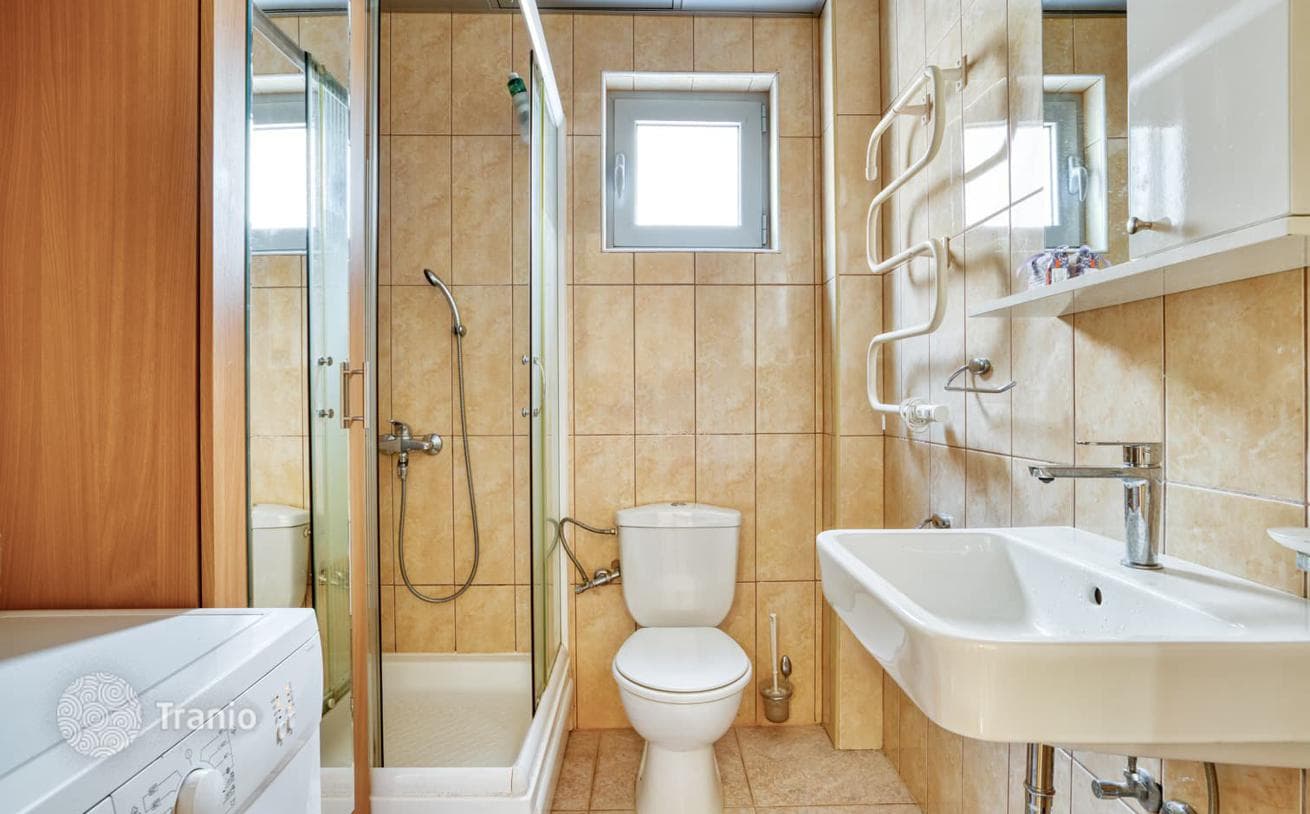 1-Bedroom Apartment with Terrace in Budva, photo 5