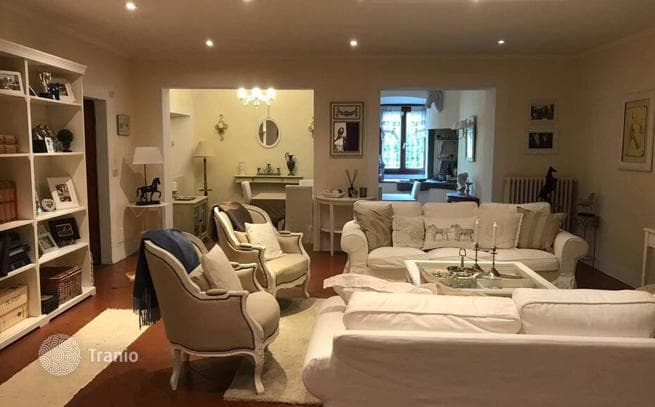 2-Bedroom Apartment in Florence, photo 2