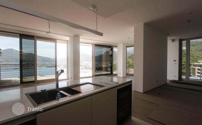 2-Bedroom Luxury Apartment with Sea and City Views in Budva, photo 4