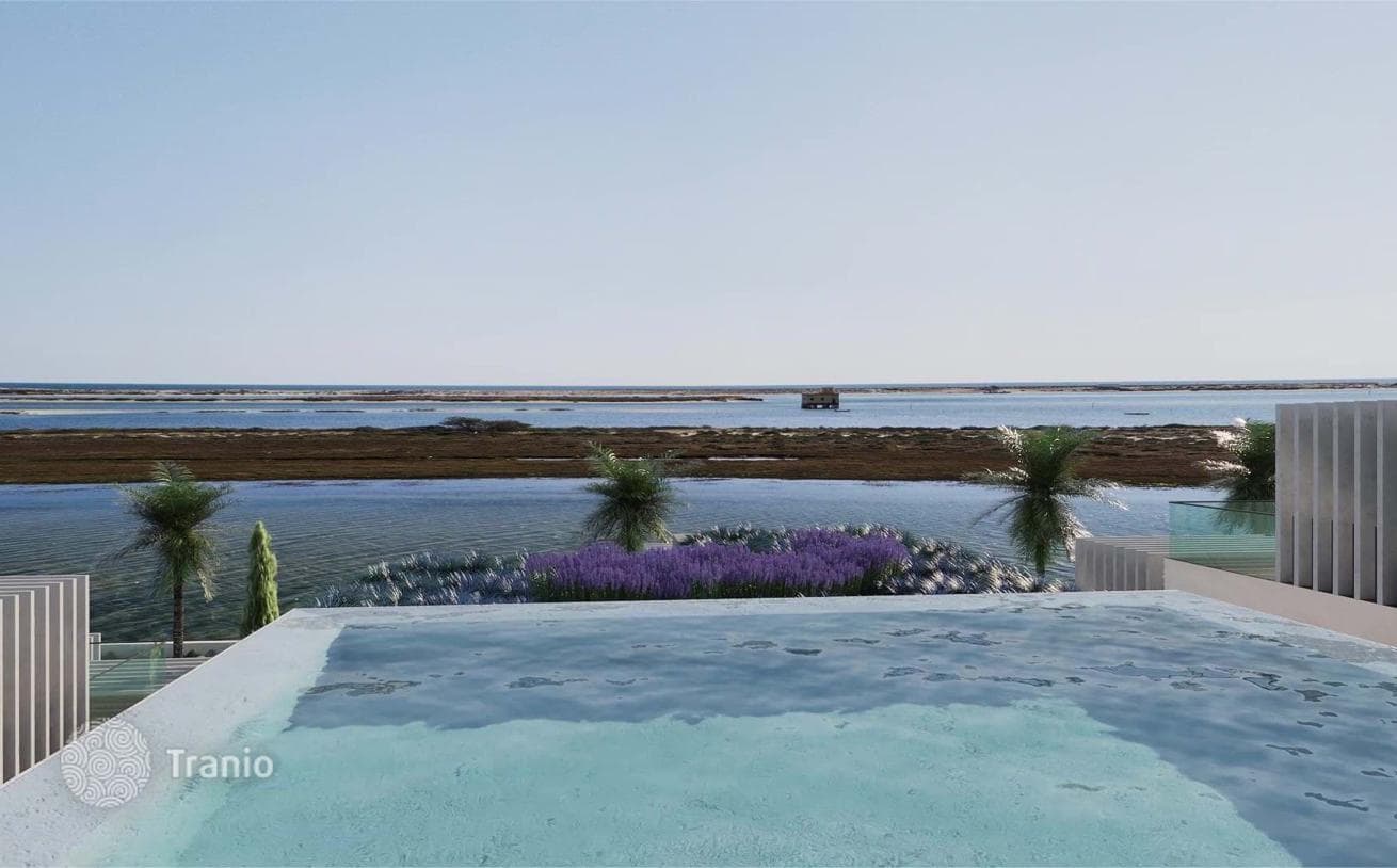 2-Bedroom Apartment with River View in Faro, Portugal