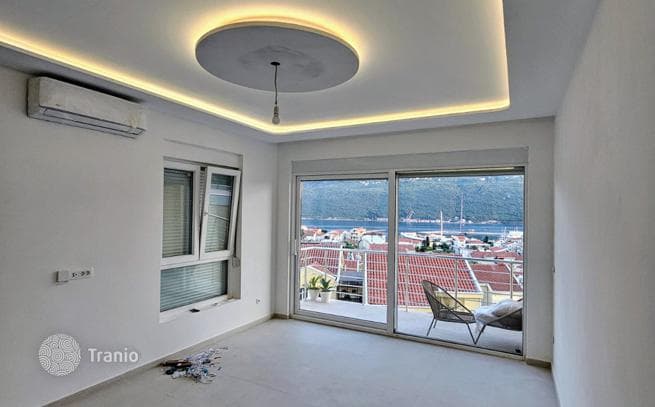 1-Bedroom Apartment with Sea View in Djenovici, Herceg Novi, photo 3
