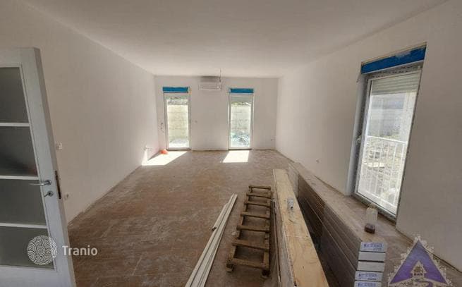 2-Bedroom Apartment with Garden in Tivat, photo 2