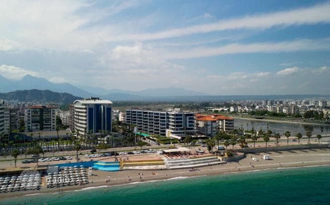 3-Bedroom (3+1) Beachfront Apartment in Konyaalti, Antalya