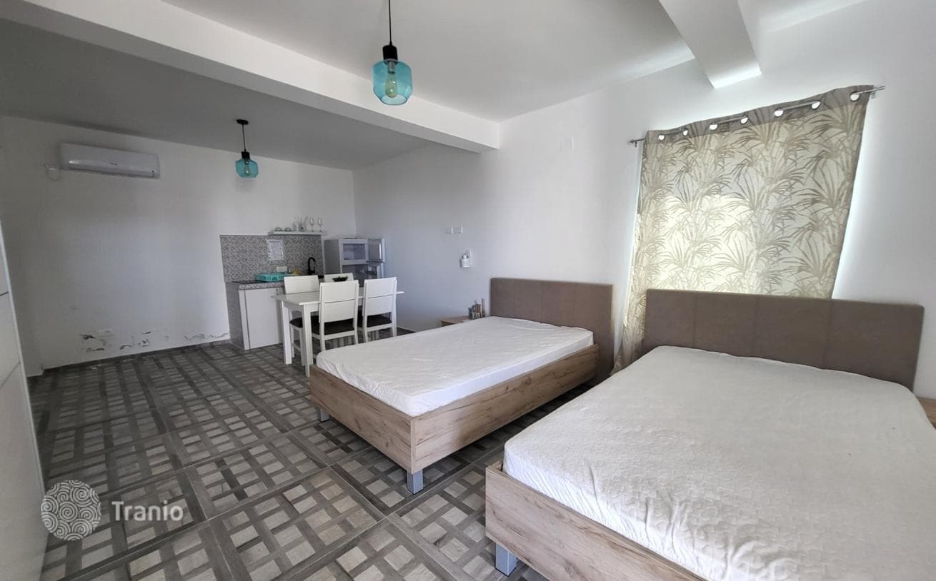 3-Story House with 9 Apartments and Sea View in Uteh, Bar, photo 4
