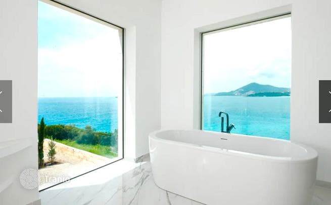 4-Bedroom Villa with Private Pool in Kameno, Budva, photo 4