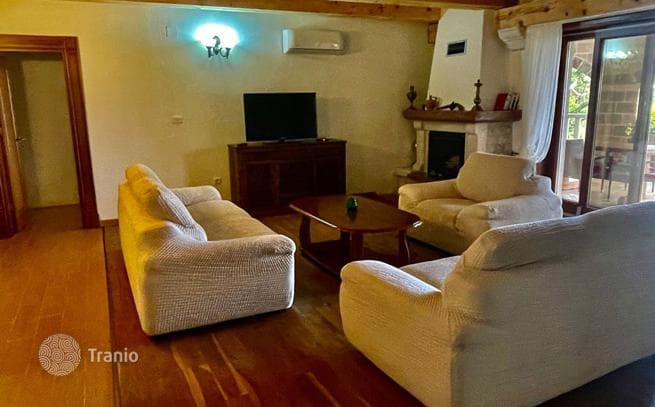 2- and 3-Bedroom Furnished Apartments with Sea View in Perazica Do, Budva, photo 4