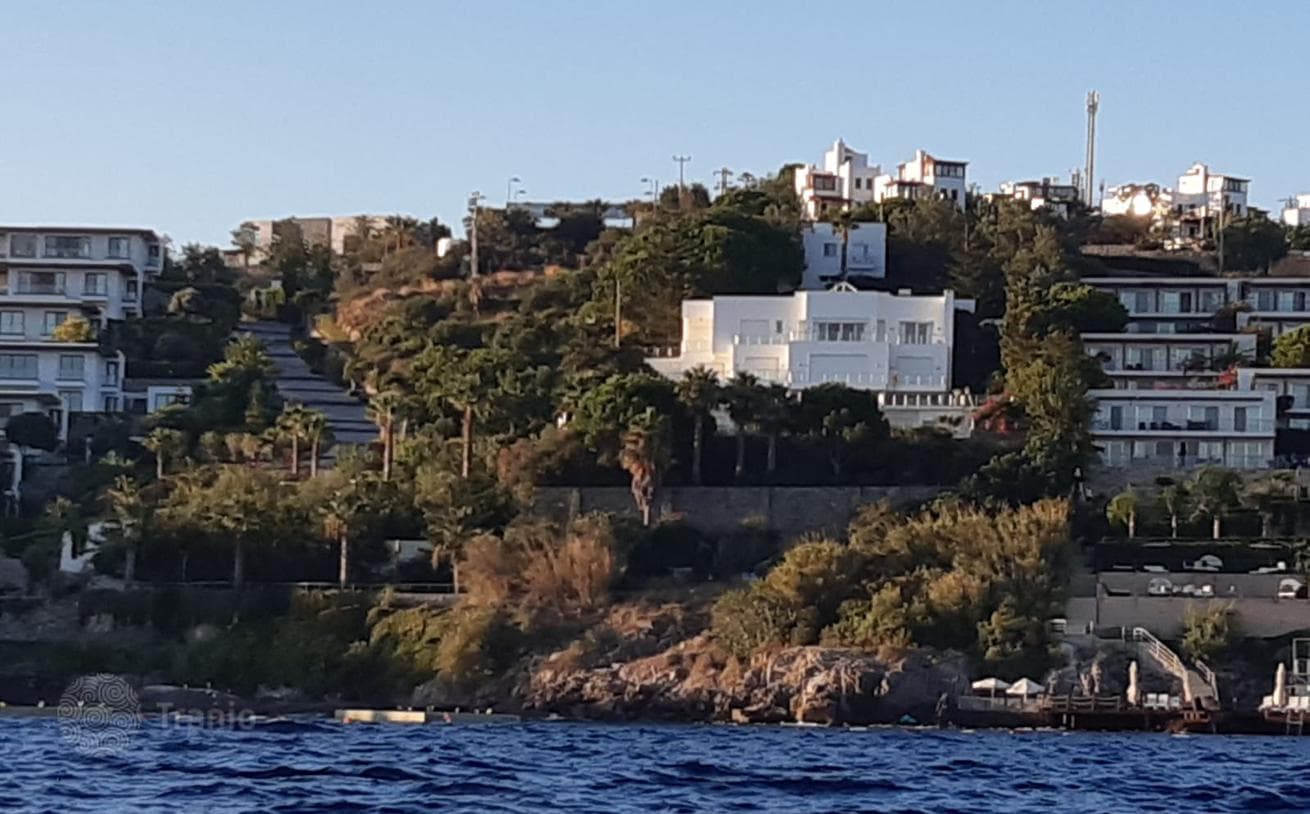 4-Bedroom Villa with Guest Houses, Private Pool and Sea View in Turgutreis, Bodrum, photo 2