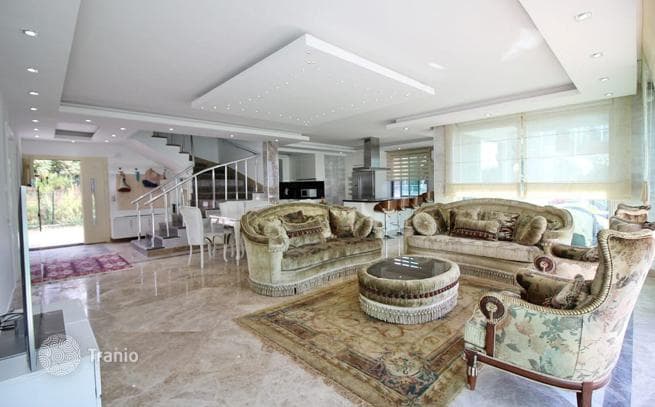 5-Bedroom Duplex Villa Close to the Sea in Kargicak
