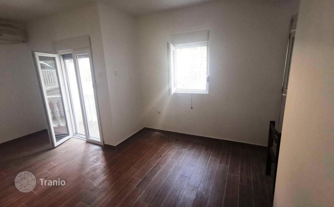 1-Bedroom Apartment with Terrace in Budva, 700 m from the Sea