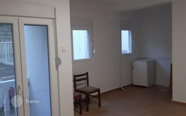 1-Bedroom Apartment with Terrace in Budva, 700 m from the Sea, photo 3