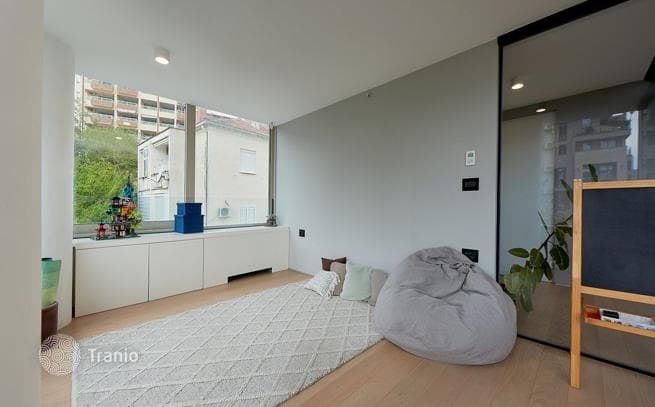 2-Bedroom Apartment with City View in Budva, photo 2
