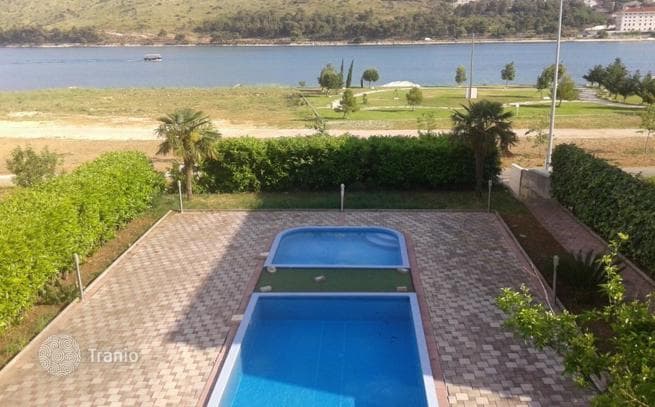 House with 2 Heated Pools and Sea View in Trogir, photo 2
