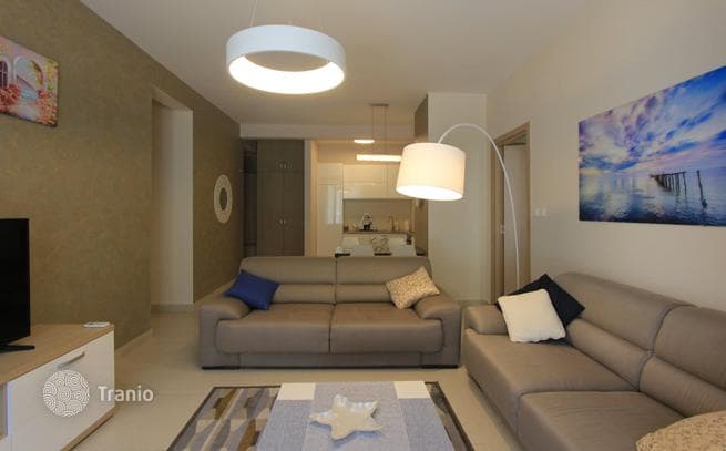 3-Bedroom Apartment with Shared Pool 400 m from the Sea in Kotor