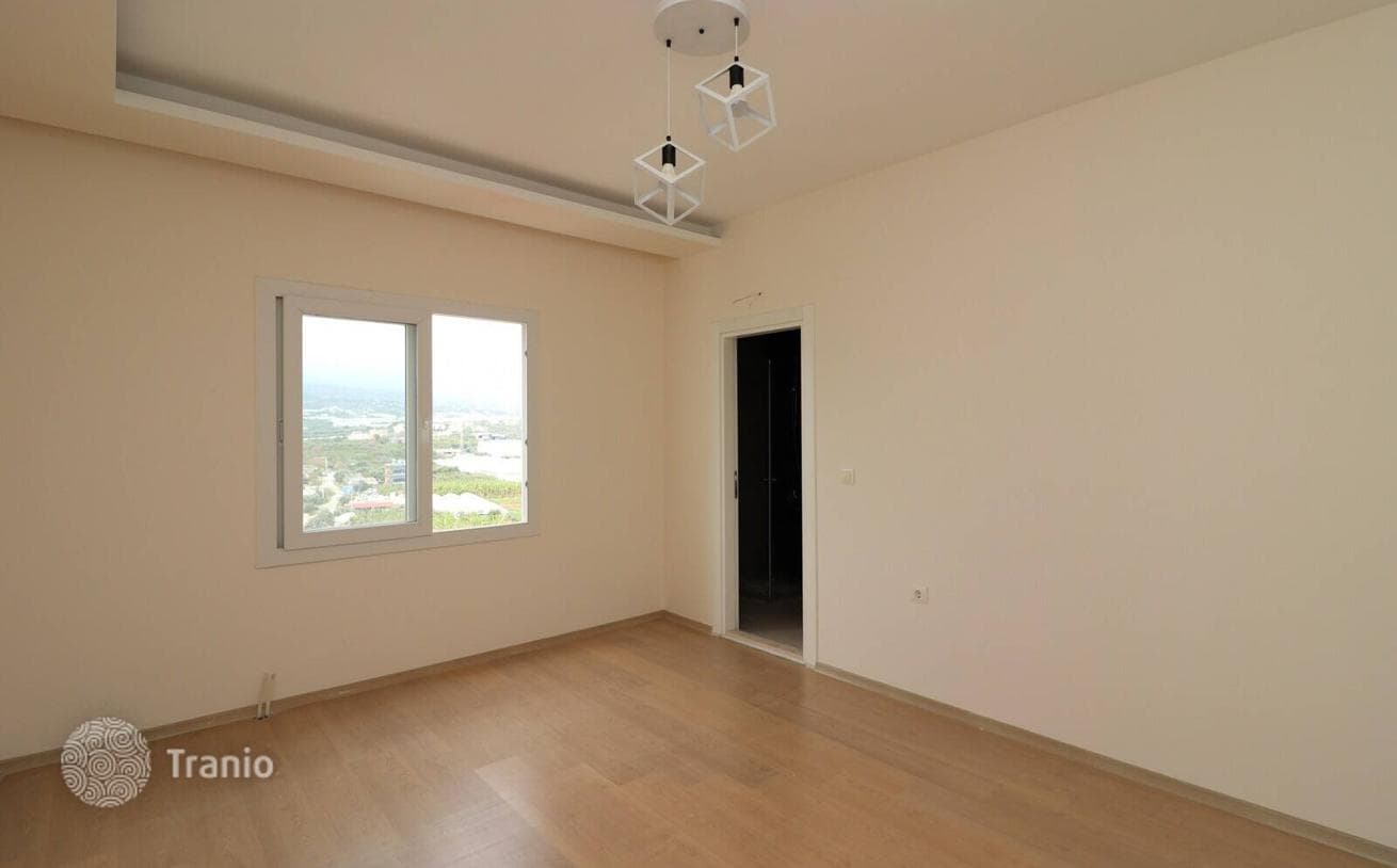 4-Bedroom (4+1) Apartment with Spacious Design in Mersin, Erdemli