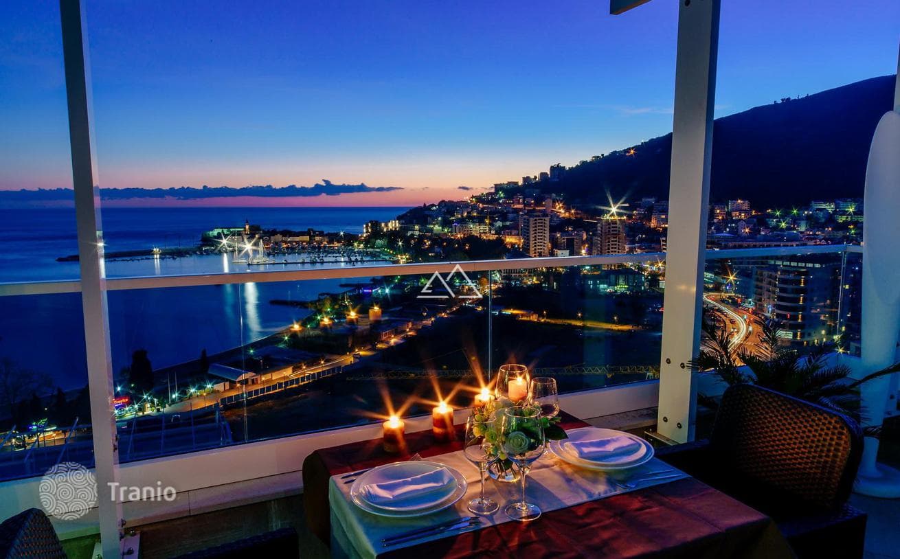 2-Bedroom Beachfront Apartment with Sea View in Tre Canne, Budva, photo 4